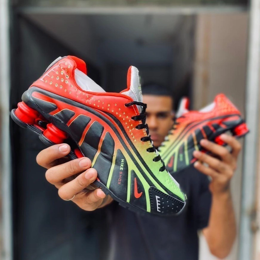 Shox R4 Verde/Vermelho - Comprar em Linho Imports