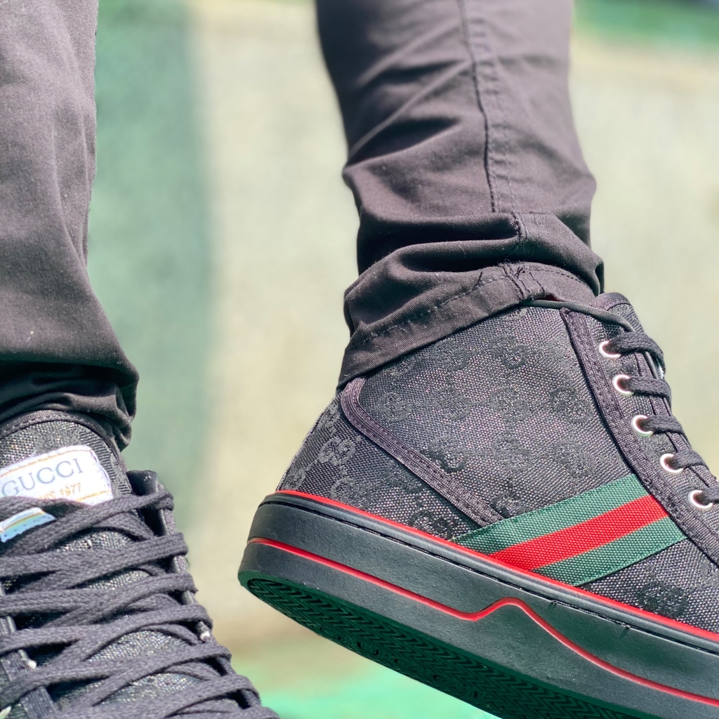 aa641c68-7f80-40a7-85fd-208cde3b7d9c1-934e7210f56a99f05816790644659739-1024-1024