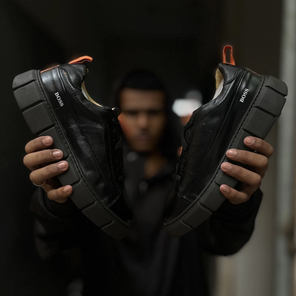 Tênis Boss Couro Preto/Laranja