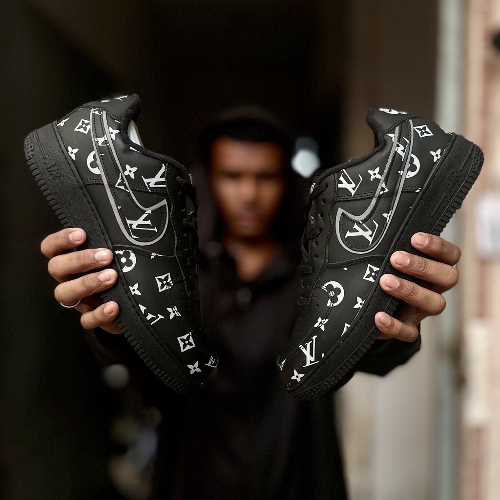 Air Force 1 Preto/Branco LV Estampado