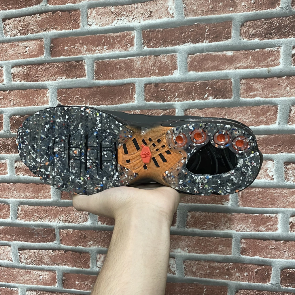 img_6146-7079564a4562fc644417285703696076-1024-1024