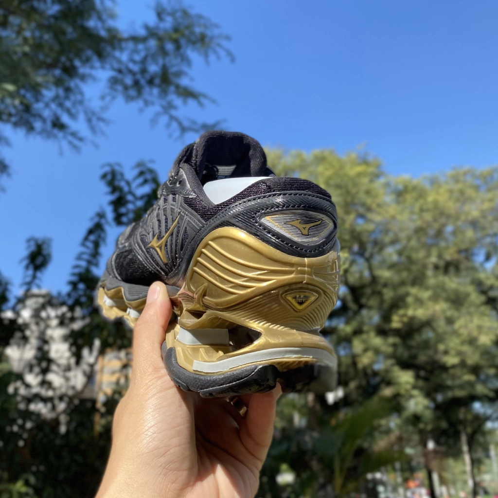 img_86151-c1b251e2b4b151ccd416880629403783-1024-1024