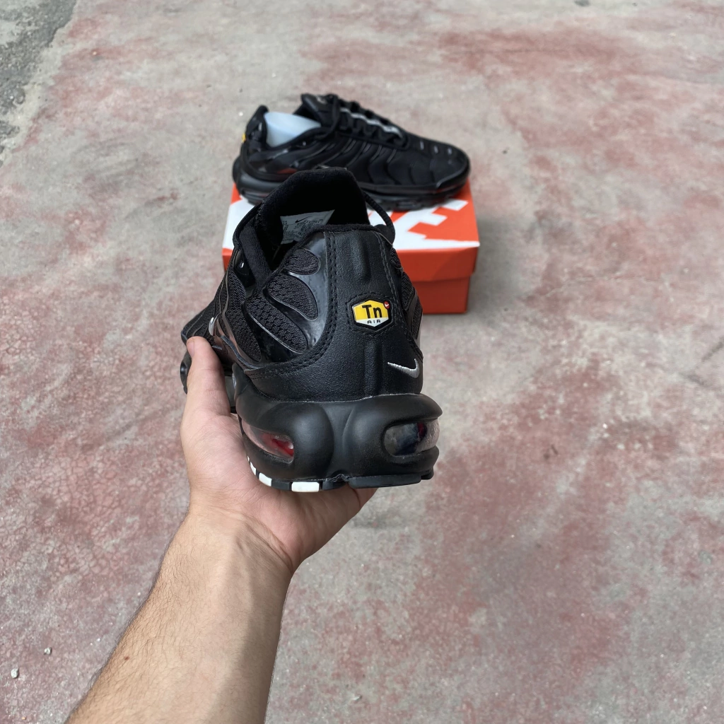 img_8627-6434754e54fc57e0cb17355783235377-1024-1024