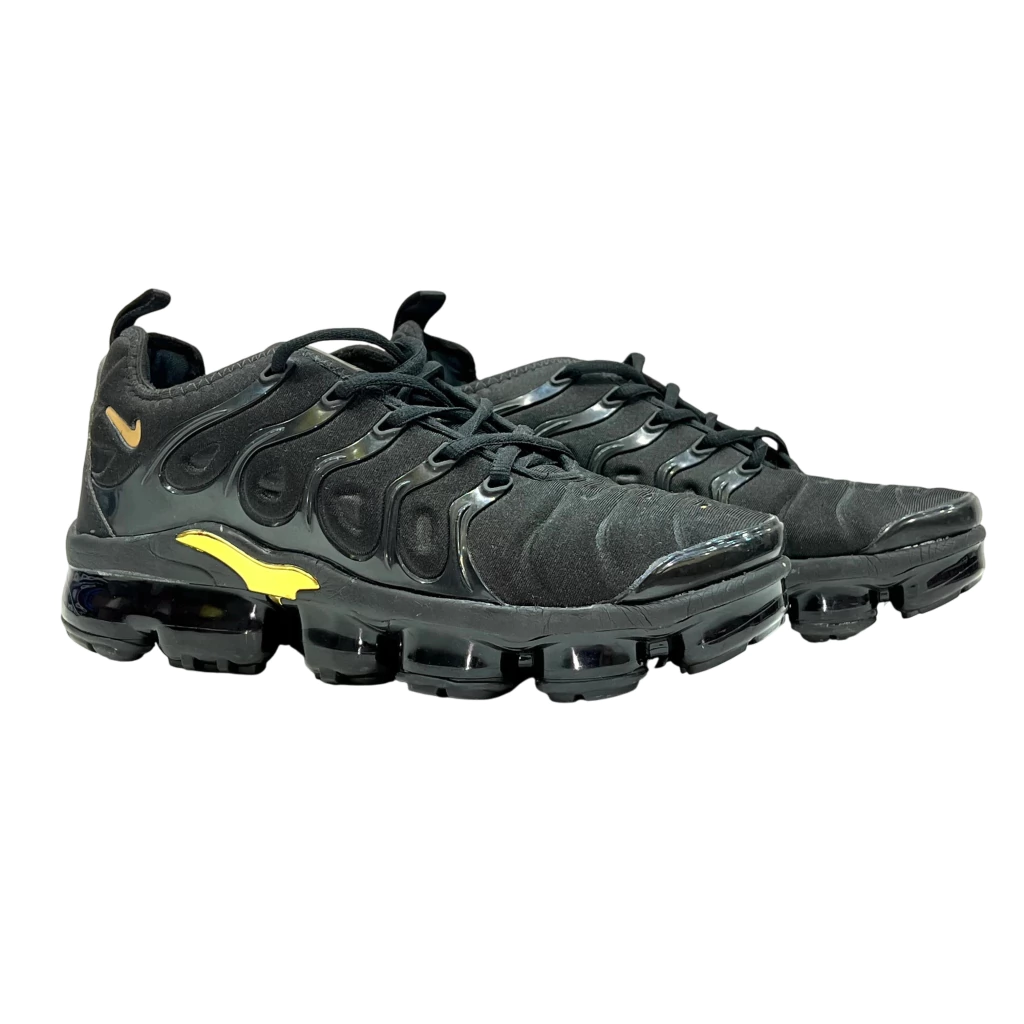 Vapormax Plus Preto/Dourado - Comprar em Linho Imports